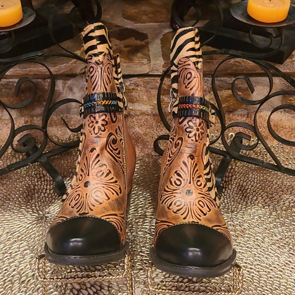 Trubelle Boho Handcrafted Leather & Tiger Print Booties Size 10 - Picture 5 of 16